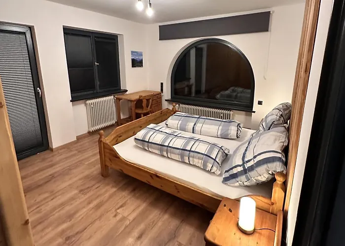 Schwaebeleholz Mit 2 Schlafzimmern *
